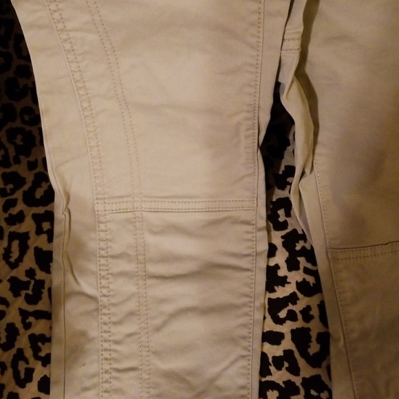 CHICO'S KHAKIS. - Picture 3 of 6